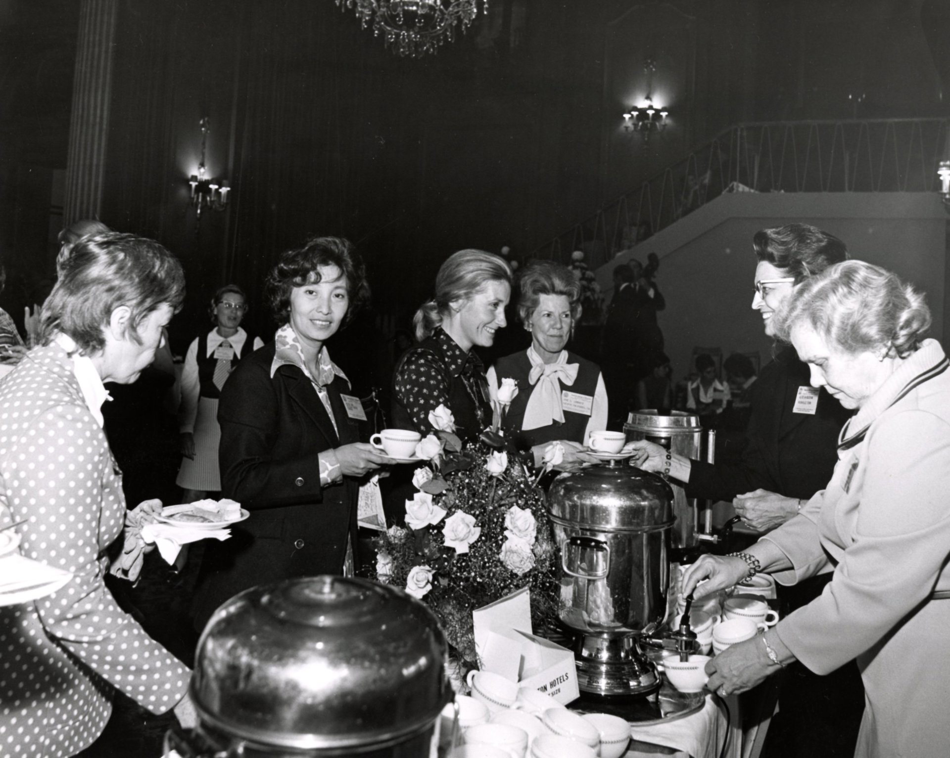 attendees-at-a-clinical-congress-dinner-1973.jpg
