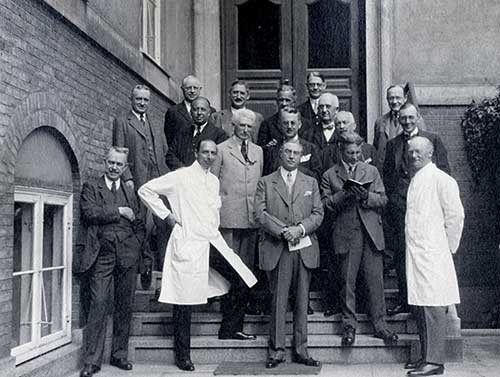 Photograph of Professors Gammeltoft, Hauch and members of the American Gynecological Club