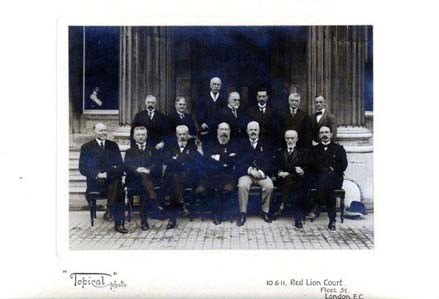 William J. Mayo, Harvey Cushing, John W. Murphy, and George W. Crile were awarded honorary fellowships  by the Royal College of Surgeons. Franklin Martin and his wife Isabelle were among those assembled  for the ceremony in London, August 1913.