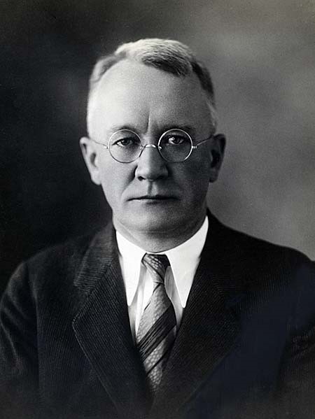 Herbert Clark, MD (Photo credit: Artistica, Panama)