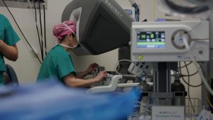 Fellow Leads Robotic Single-Port Mastectomy and Achieves US First