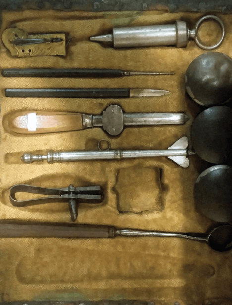 The Best Thing Since Sliced Flesh: A history of the surgical scalpel