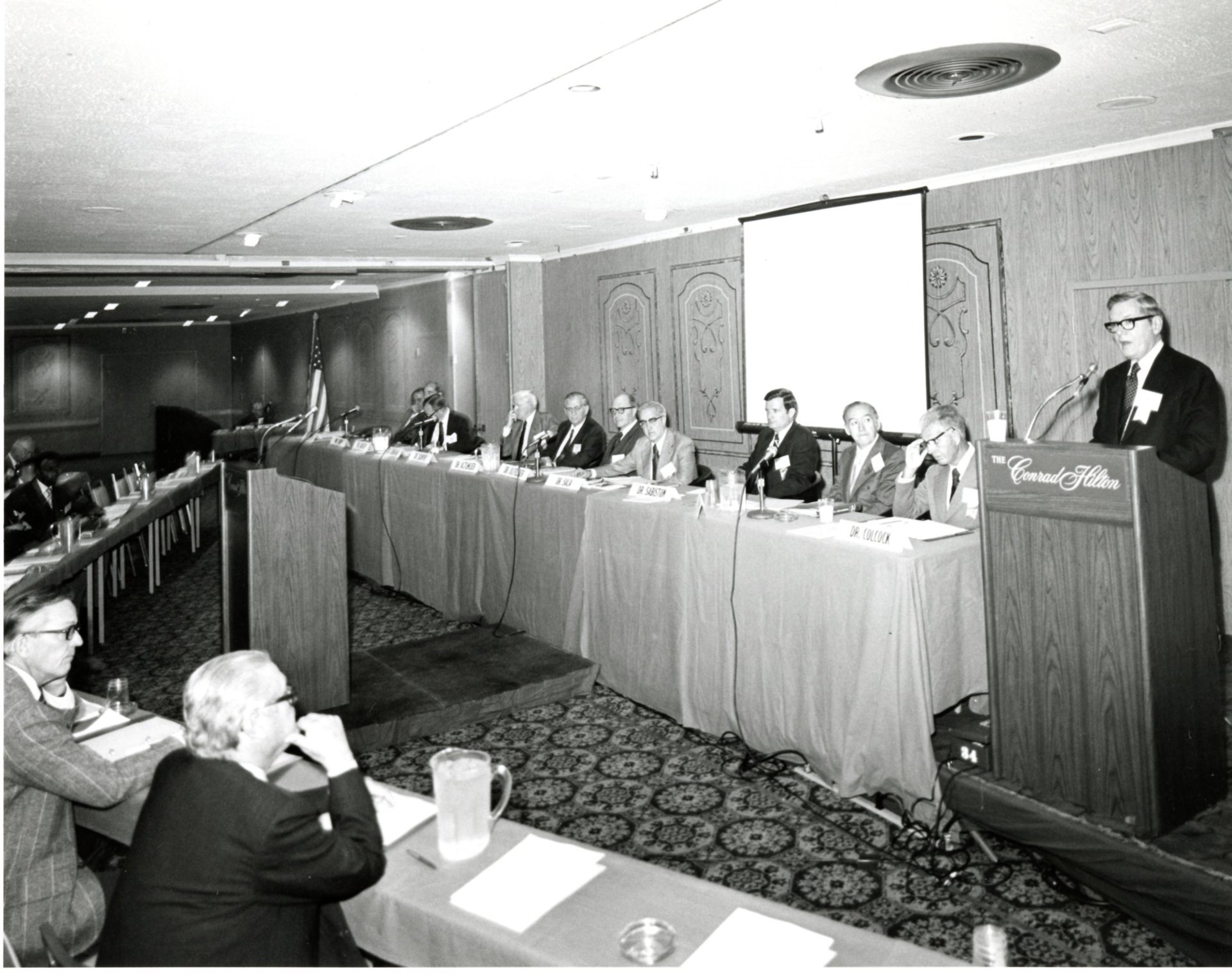 attendees-and-panelists-in-an-educational-session-1973.jpg