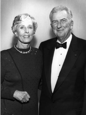 Dr. Bender and his wife Doris at Clinical Congress 1999