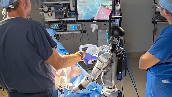 Fellows Participate in First Teleoperated Humanoid Robot Surgery